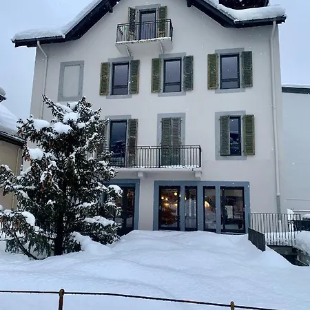 Cosmiques - Centre Otel 2*