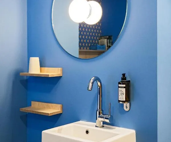 Cosmiques - Centre Hotell 2*